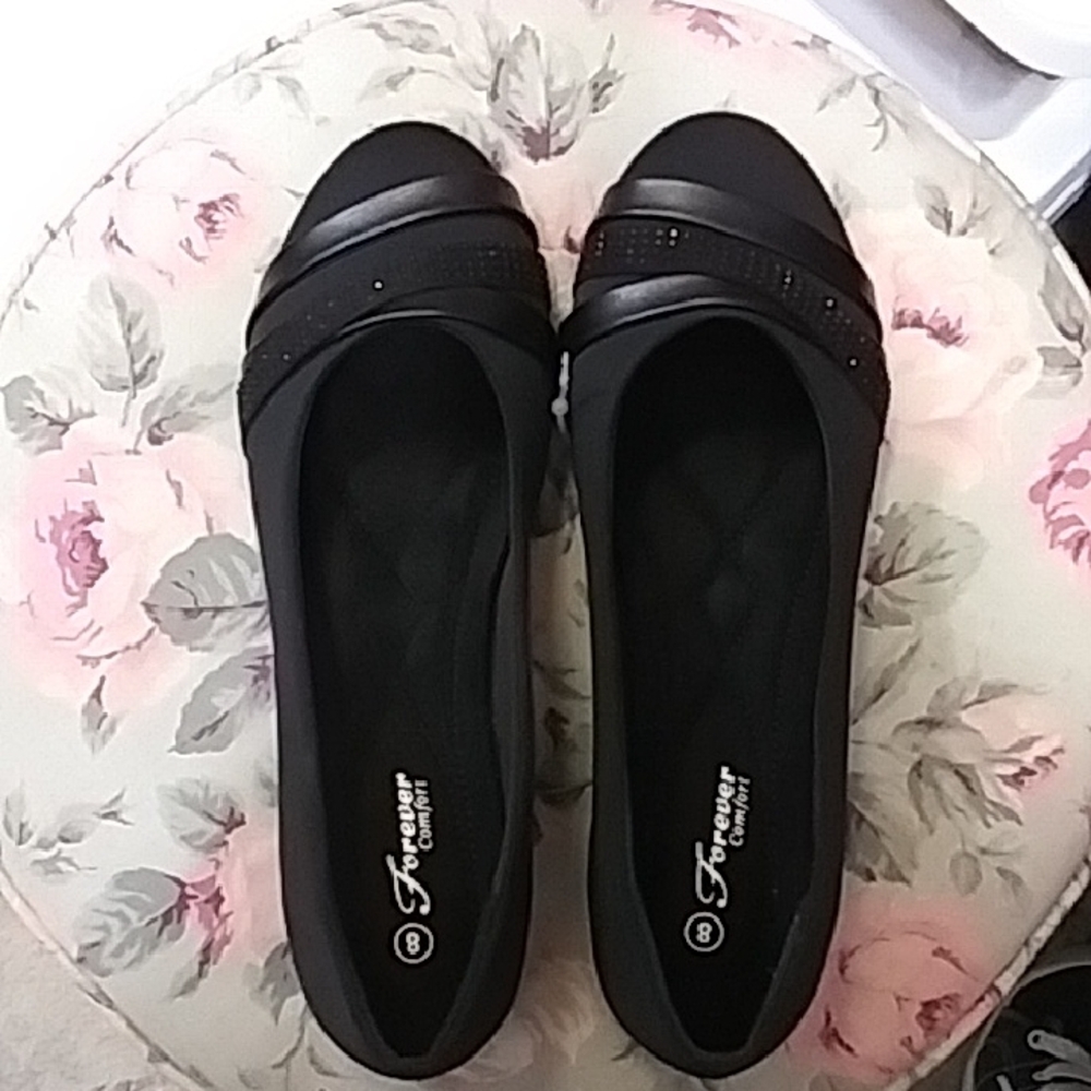 Forever Comfort Women's Black Flats